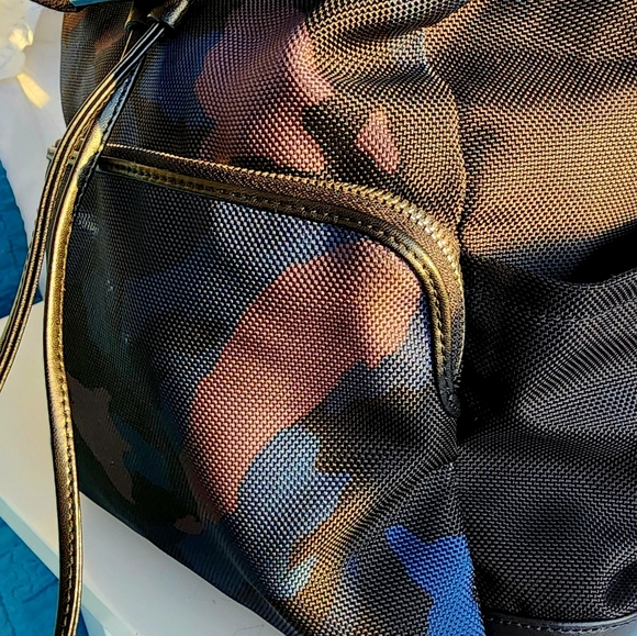 TUMI Small Laptop Backpack Blue Camo Cady Drawstring Black Leather Trim - Picture 5 of 9